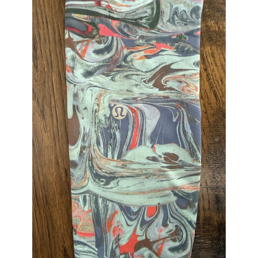 lululemon athletica Fast and Free high-rise leggings in a marbled print Size 0 - Picture 6 of 7